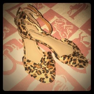 Breckelle’s Leopard shoes